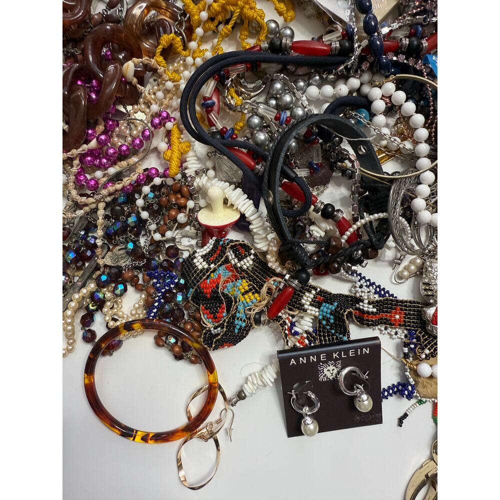 6 pounds jewelry Junk Drawer Lot vintage Estate auction AS IS - Picture 11 of 13